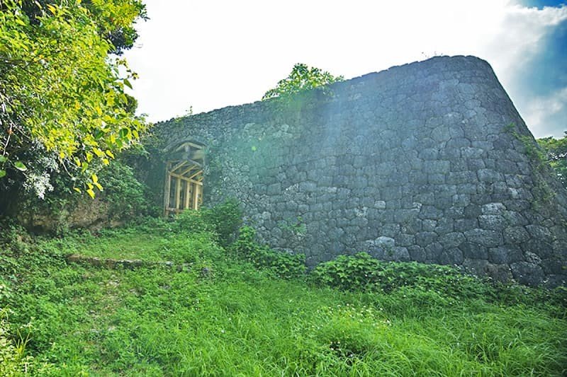 🏯 치넨 성터(치넨죠세키) 이미지 8